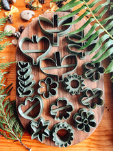 Load image into Gallery viewer, Flower Eco Cutter Collection