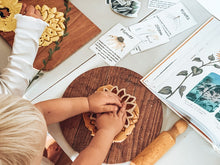 Load image into Gallery viewer, Sunflower Cutter