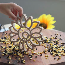 Load image into Gallery viewer, Sunflower Cutter