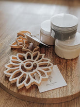 Load image into Gallery viewer, Sunflower Cutter